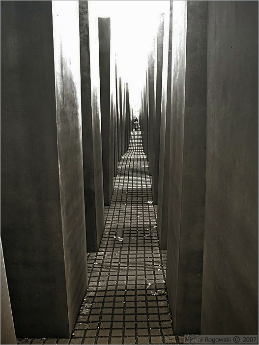 Holocaust Memorial460c1a020